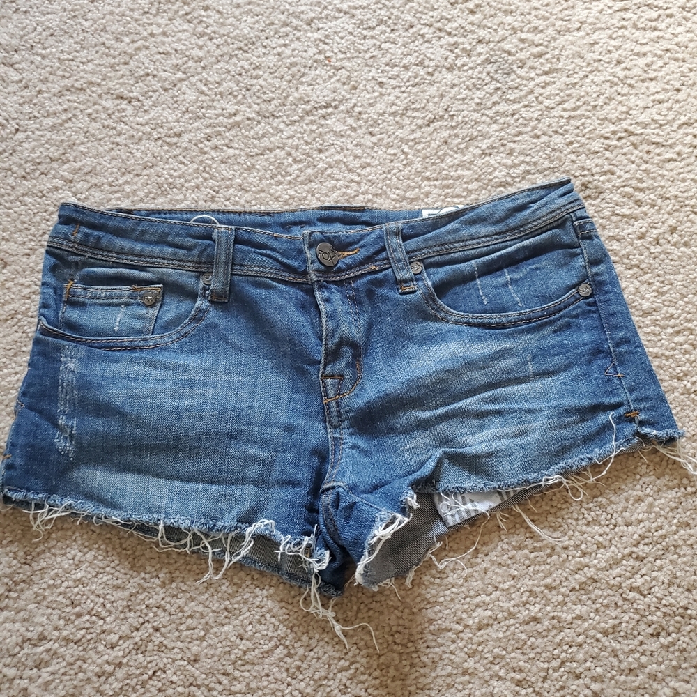 Shorts - Picture 6 of 6